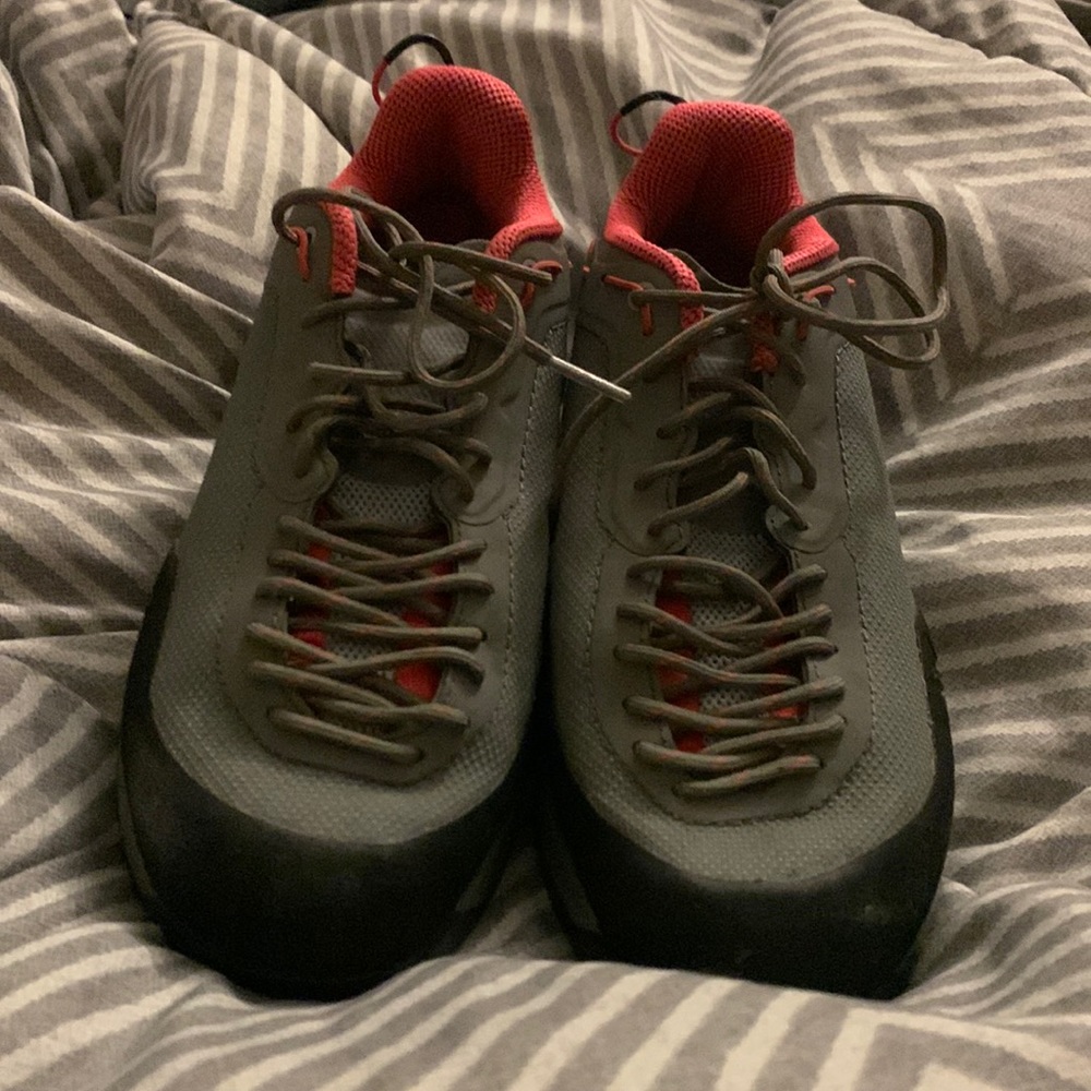 Brand New w/out tags La Sportiva approach shoes TX GUIDE W’s size 6.5.